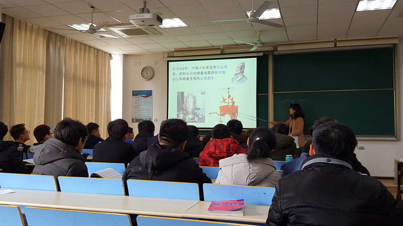 2018-2-26-新学期课堂一派生机盎然-91porn
开学查课纪实 (2)_副本.jpg